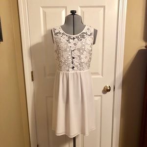Cute White Dress w/Sheer Back, Size Small